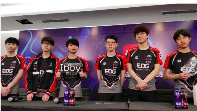 续几个赛季 续几个赛季