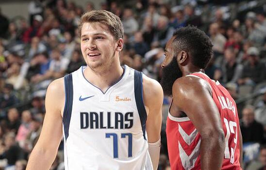 诺里斯的突 诺里斯的突